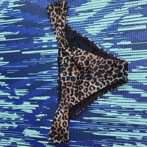 Billabong leopard print bikini bottom NWOT